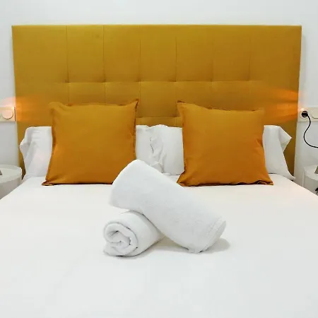 Casa Aurea-apartamento Zona Antigua,parking Y Wifi By Delabra 奥维耶多